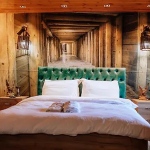 Hotel Keshtjella Xhabeqos, Laknas